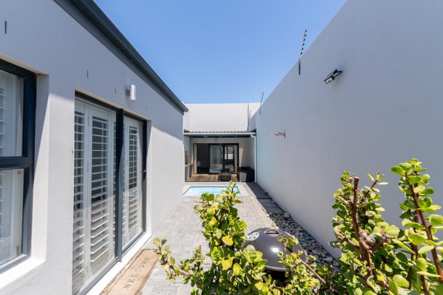 3 Bedroom Property for Sale in Sandown Western Cape